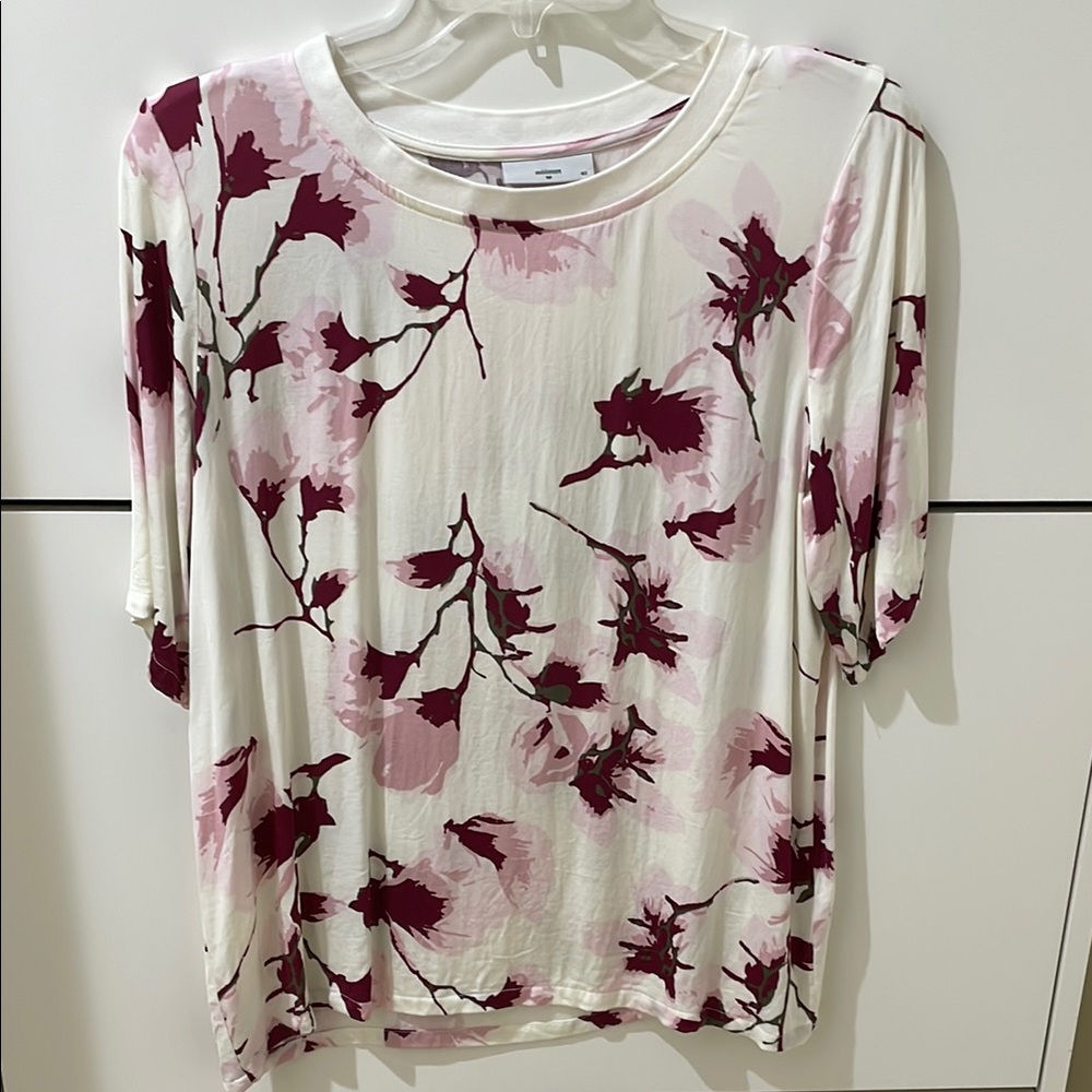 Minimum Red and White Relaxed 3/4 Sleeve top